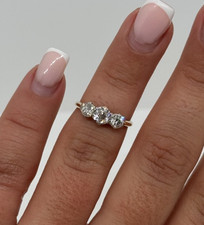 18ct yellow gold 3 stone old