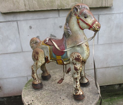 Vintage tin metal mobo ride - vintage,