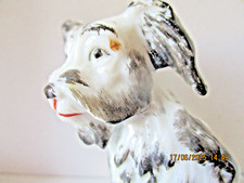 ANTIQUE 19TH CENTURY DOG,PORCELAIN, GOLD ANCHOR MARK , 6 CM ACROSS, HAND PAINTED