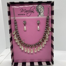 Costume Jewelry-Marilyn