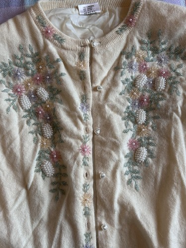 Vintage 1950s lambswool - lambswool, beaded