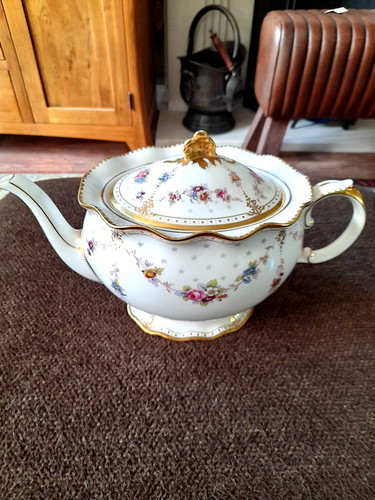 Royal crown derby - crown,