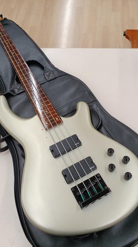 Dean fretless modified - dean,