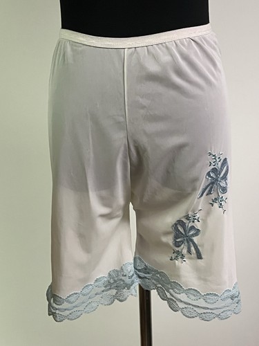 Vintage 1960s white blue - 1960s, w/blue