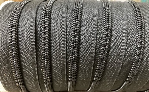Strong black waterproof zip - black,