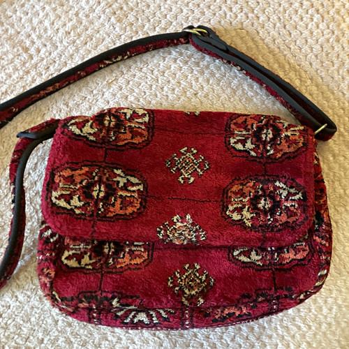 The carpet bags red - carpet,