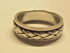 STERLING SILVER  PLAITED WIRE DESIGN FIDGET WORRY SPINNER RING SIZE P