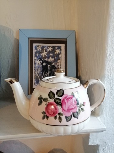 Vintage sadler tea - pot, pink