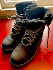 Dr. Martens Womens 1460 Serena