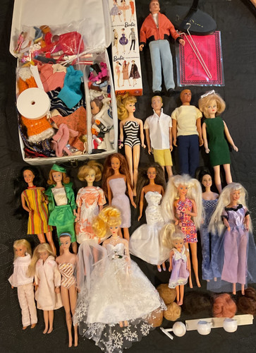 Vintage barbie lot 18 - barbie, lot,