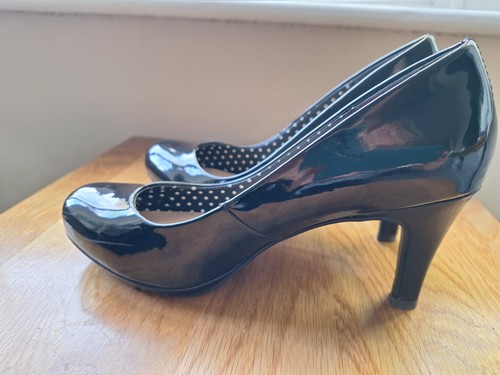 Black patent heeled shoes - heeled,