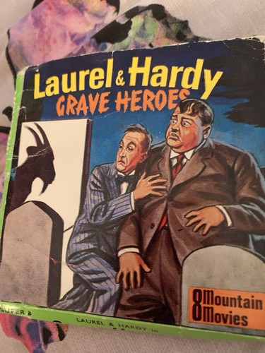 Grave hero laurel and - grave,