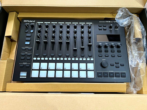 Roland 707 groovebox - mc-707, +