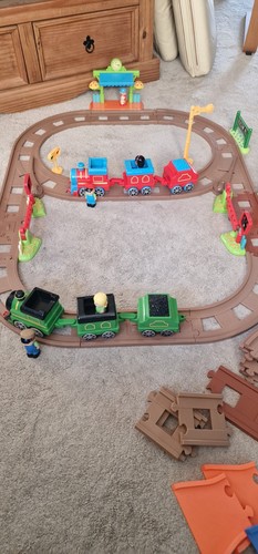 Elc happyland preloved train - elc,