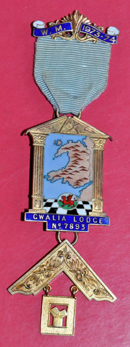 Masonic past masters jewel - masters,