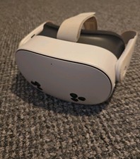 Oculus Meta Quest 3S 128GB All-in-One VR Headset with Controllers