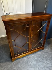 Reproduction Yew display