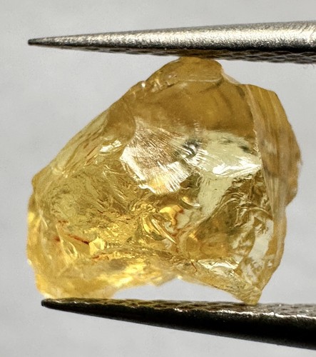 Natural yellow sapphire - ct,