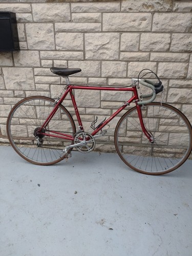 Red raleigh clubman touring - red,