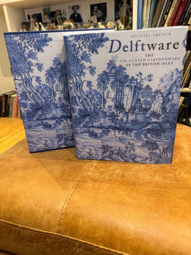 Delftware the tin glazed - :,