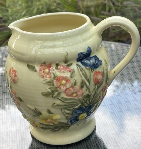 Crown devon embossed pale - crown,