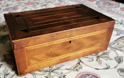 Lovely vintage marquetry - lovely,
