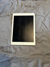 Apple Ipad 1st gen A1474 16gb WiFi 9.7in White With Case And Charger Lead bundle