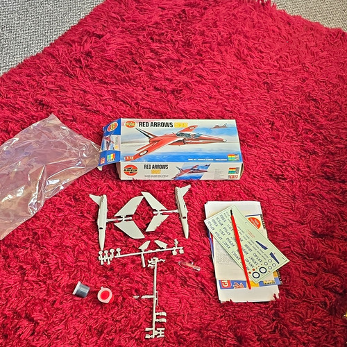 Airfix scale red arrows - 1/72,