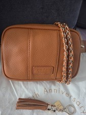 Genuine Pom Pom London City