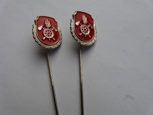 Unidentified lapel pin - unidentified, badges