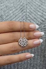 Women Four Leaf Clover Stainless Steel Necklace Magnetic Folding Heart Gifts