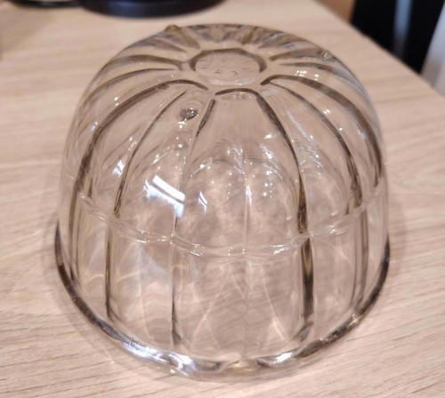 Vintage jelly mould - mould, clear