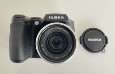 Fujifilm FinePix S5700 Digital Bridge Camera 7MP 10x Zoom Black
