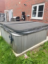 Jaccuzi Hot Tub Spa With Lid, Step & Chemicals