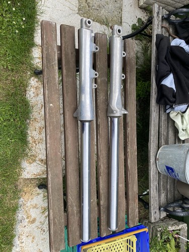 Front fork legs - front,