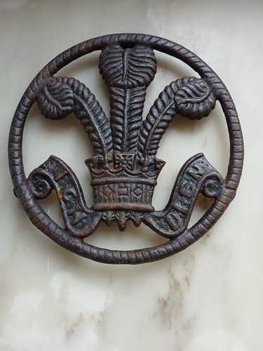 Cast iron trivet - trivet, of