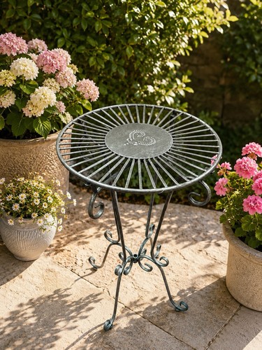Laura ashley vintage looking - laura,
