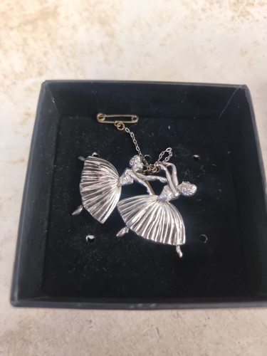 Ballerina brooch vintage - ballerina,