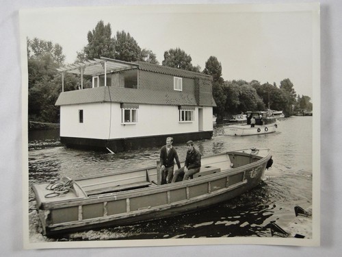 Giant houseboat launch river - launch,