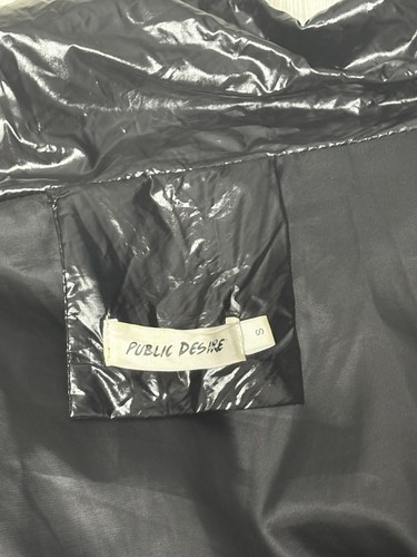Public desire shiny women - desire, women’s