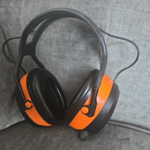 Ear defenders with bluetooth - ear,