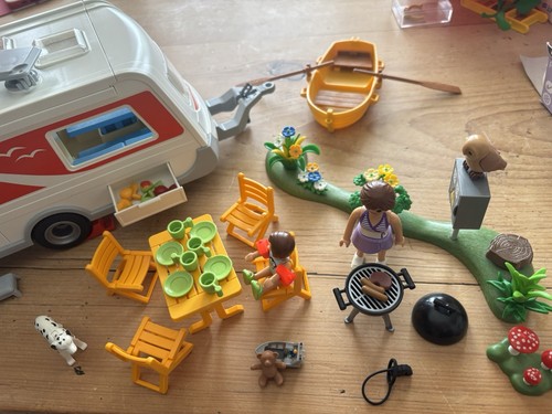 Playmobil 4859 family - family, camper