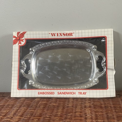 Embossed sandwich serving - embossed,
