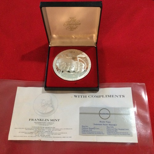 Star trek medallion next - star,