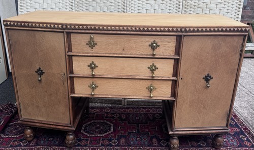 Jacobean revival solid - jacobean,