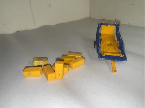 Britains farm model bale - britains,