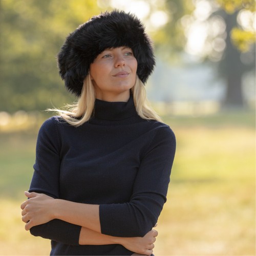 Black sheepskin hat - black,