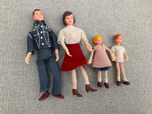 Vintage dolls house - dolls,