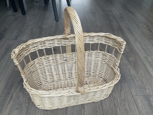 Vintage wicker wine - wine, carrier