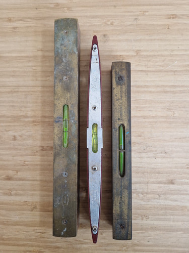 Vintage spirit level - x,